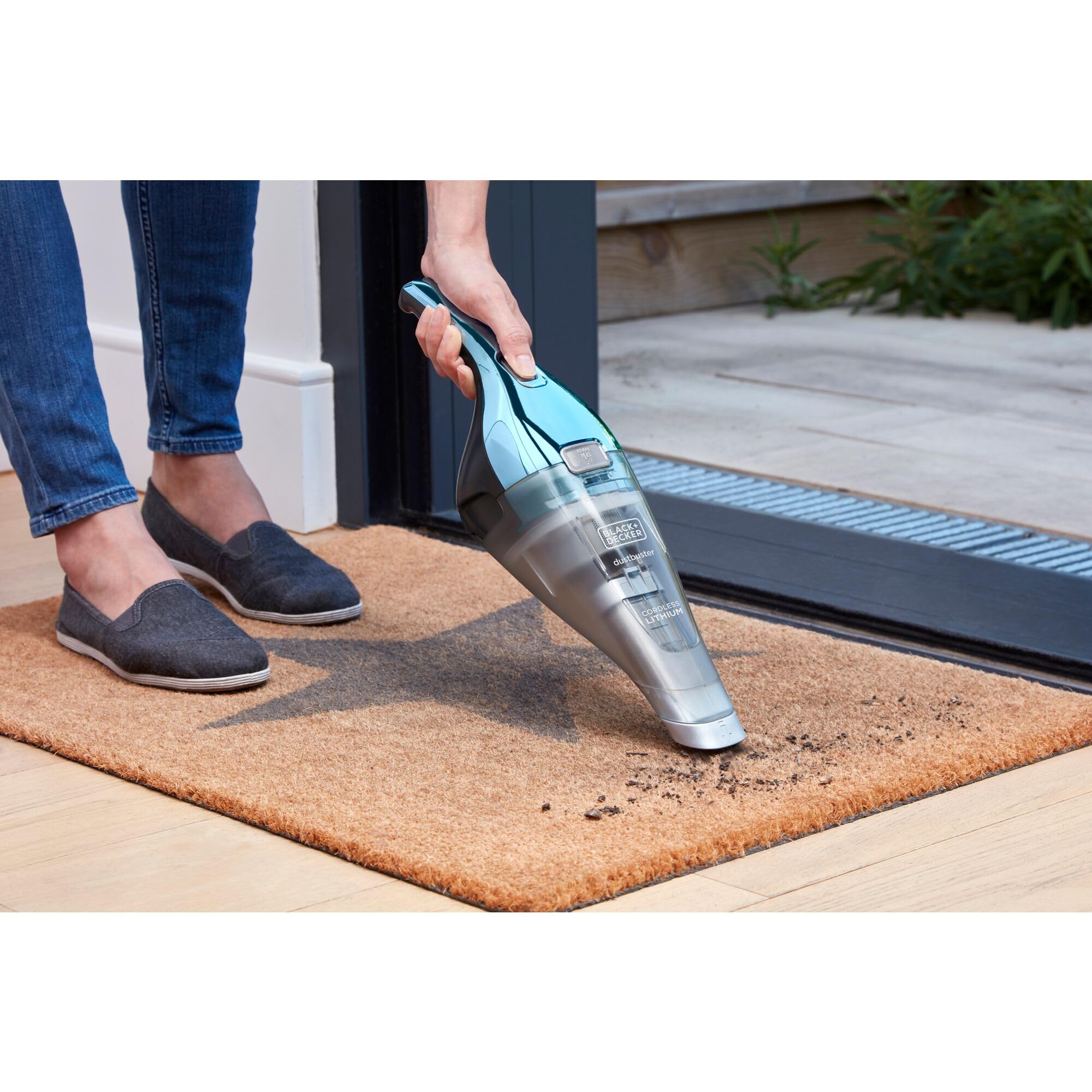 Black & Decker NVC220WBC Handstaubsauger Blau  Chrom Beutellos