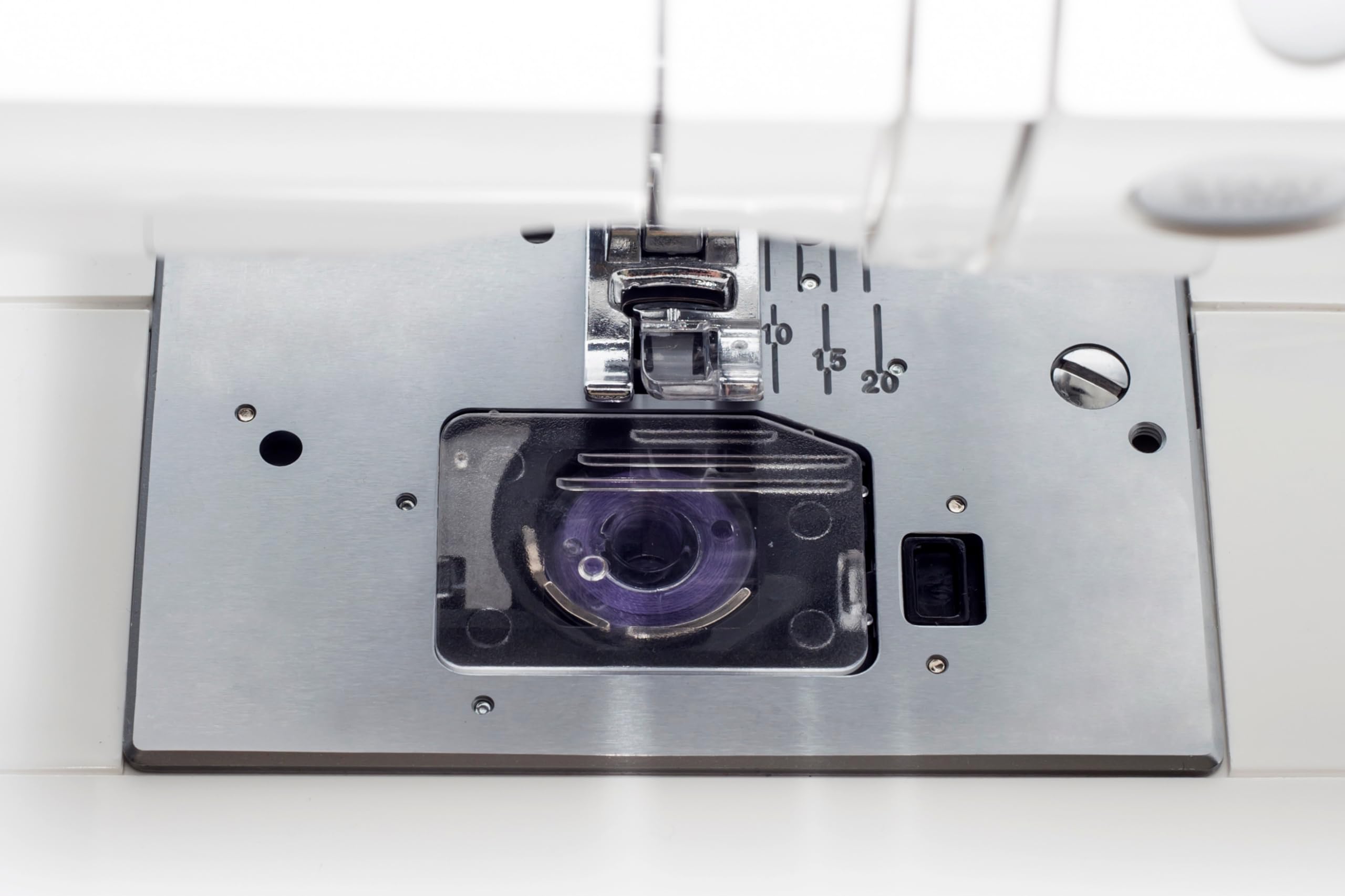 Singer C430 sewing machine  electronic  white